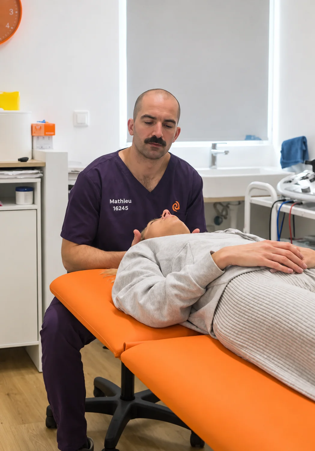 Sesión de fisioterapia y terapia manual en Windfit Salud, Madrid